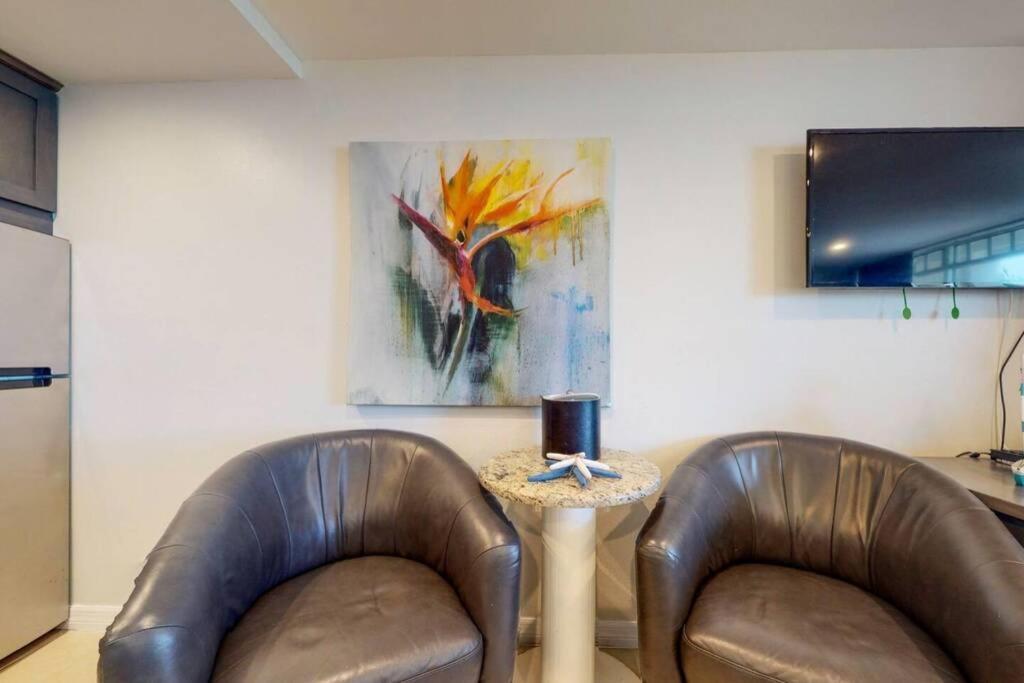 Sea Spray, Studio 114, Beach Steps Away! Pool+Wifi Ruskin Exterior photo