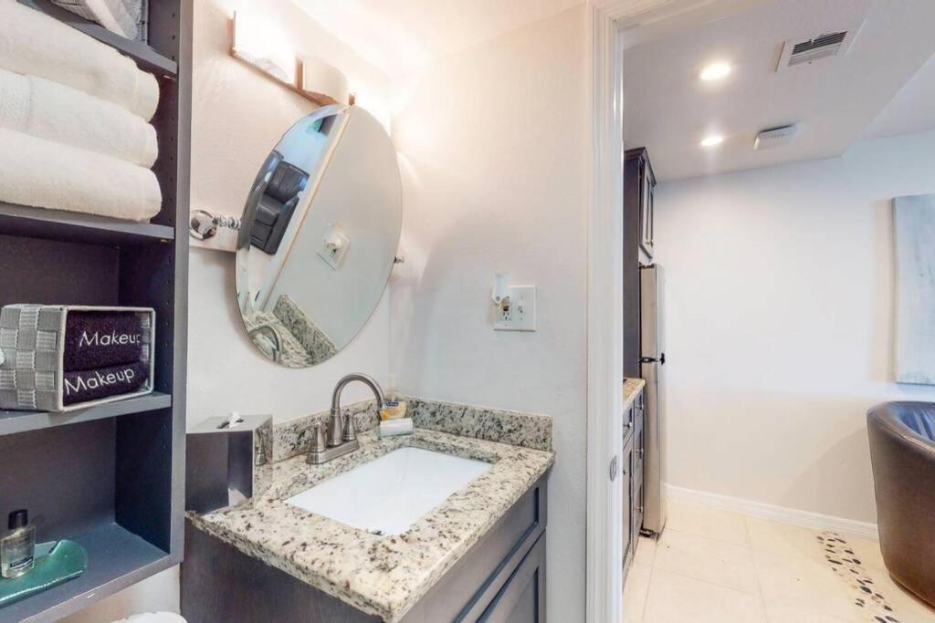 Sea Spray, Studio 114, Beach Steps Away! Pool+Wifi Ruskin Exterior photo